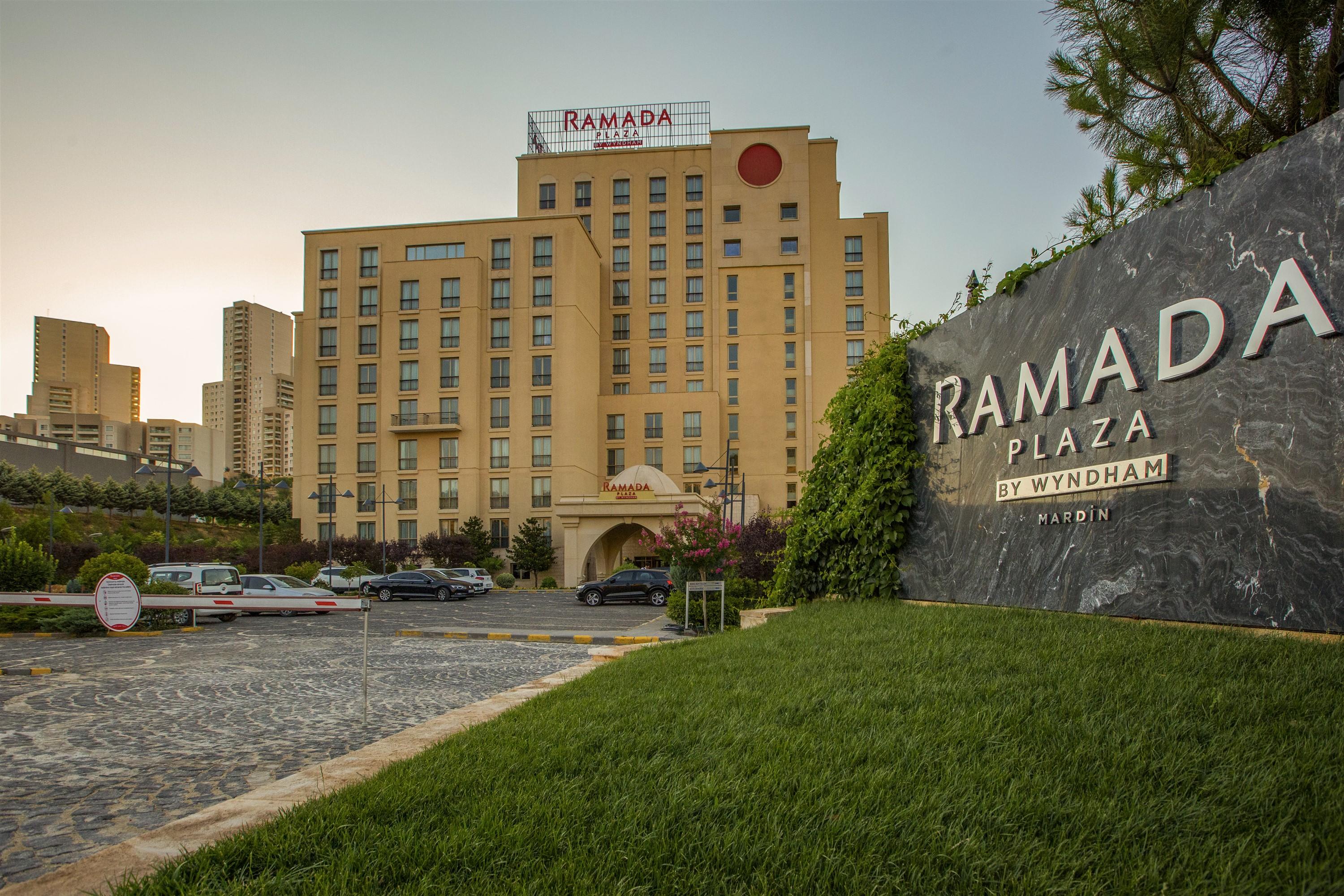 Ramada Plaza By Wyndham Mardin Hotel Kültér fotó